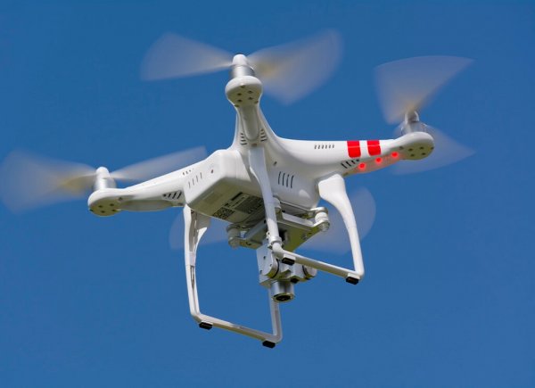 DJI Phantom 2 Best Drones for Aerial Video/Photos